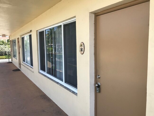 Building Photo - 2309 S Federal Hwy