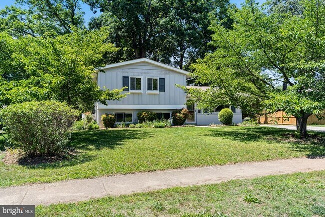 Building Photo - 6610 Bowie Dr