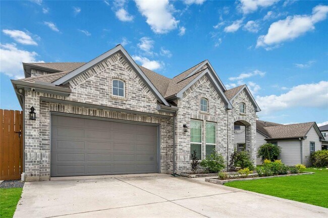 Building Photo - 1303 Gardenia Dr