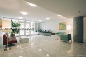 Building Photo - 1401 SW 22nd St