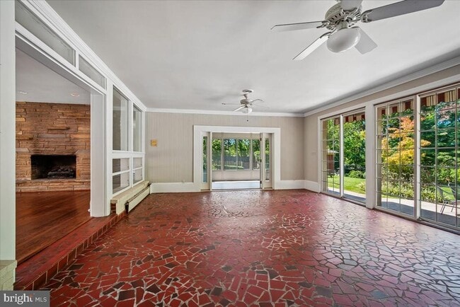 Building Photo - 8106 W Boulevard Dr