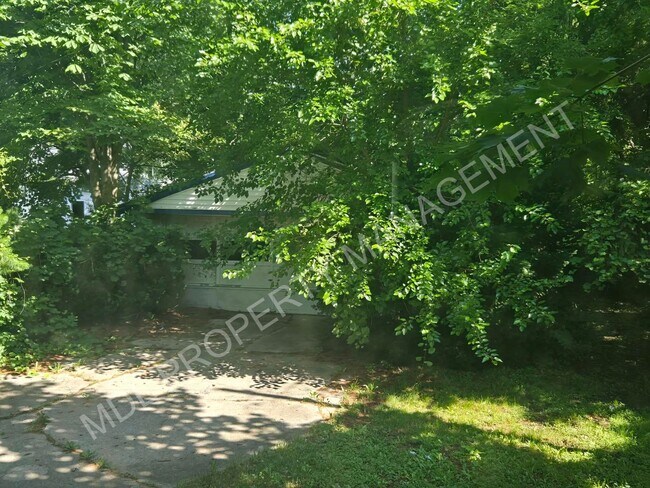 Building Photo - 3-Bedroom House in Saginaw