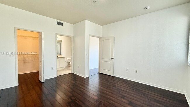 Building Photo - 11032 Legacy Dr