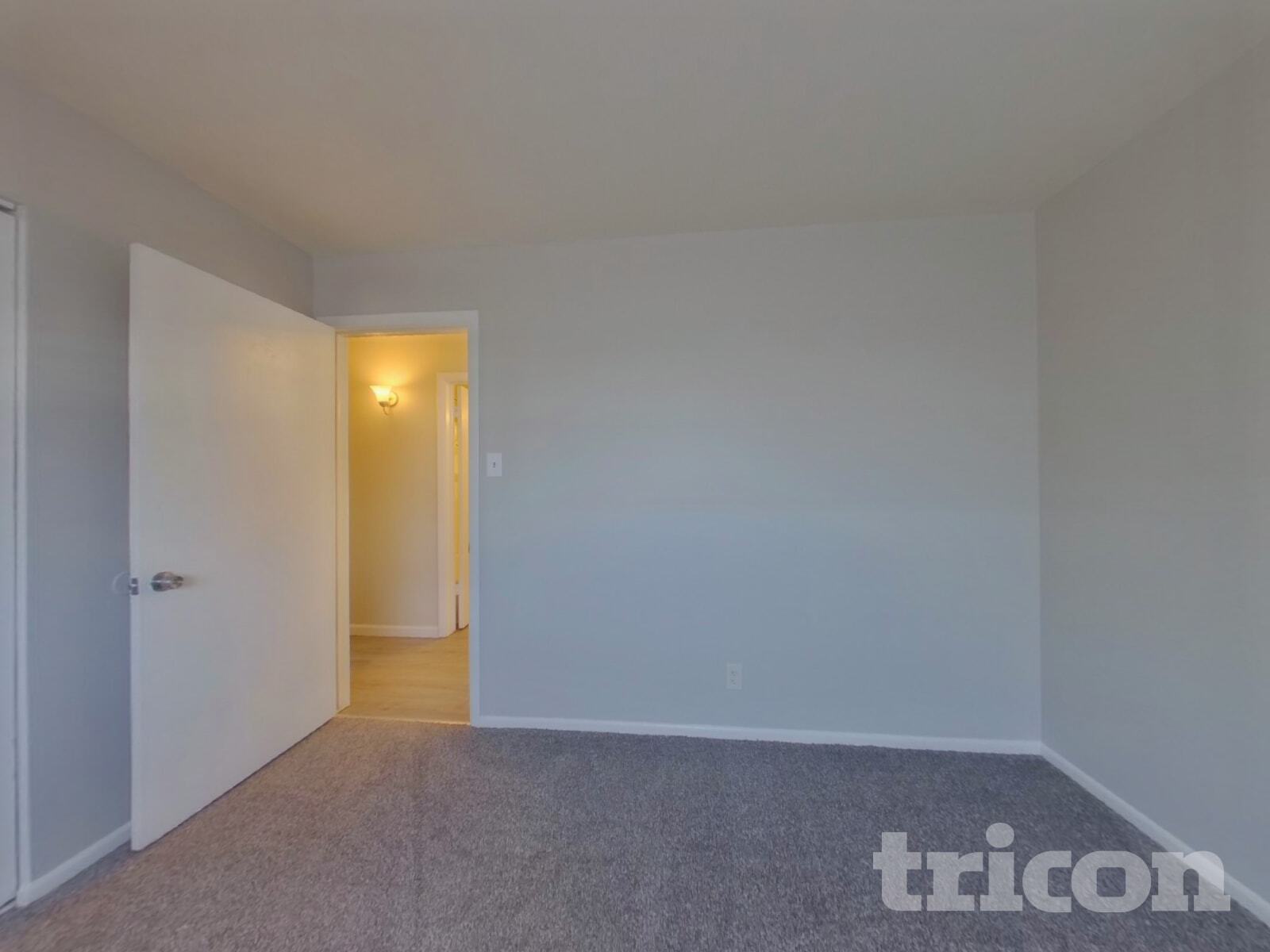 Building Photo - 3310 Heights Dr