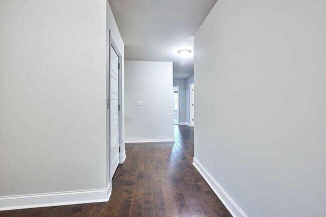 Building Photo - 5745 Rocky Falls Rd