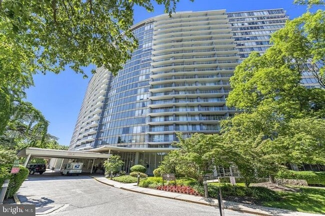 Primary Photo - 3900 W Ford Rd