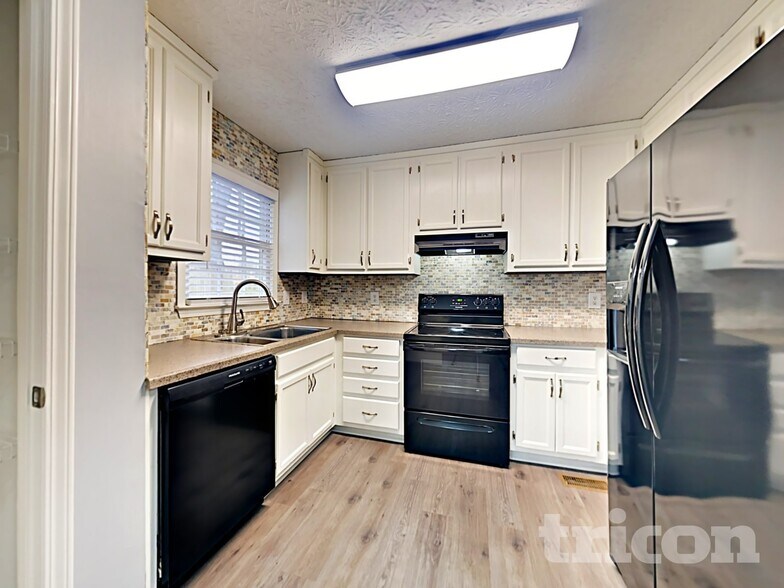 Building Photo - 313 Willow Bend Dr