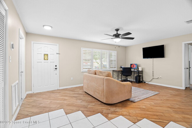 Building Photo - 999 Emerald Rd SE