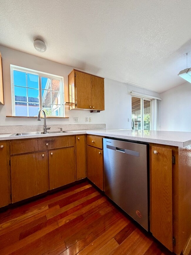 Building Photo - Cozy Ranch on Flag Lot~ Gleaming Hardwood ...