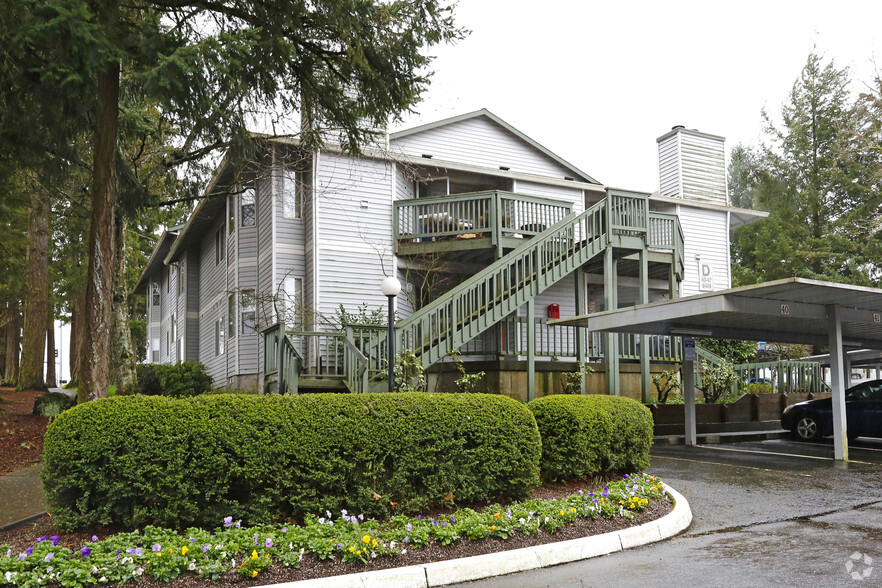 Primary Photo - Forest Green Apartments