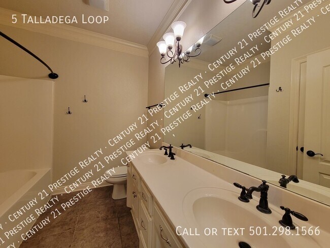 Building Photo - 5 Talladega Loop
