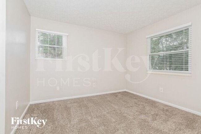 Building Photo - 3573 Hazelwood Dr