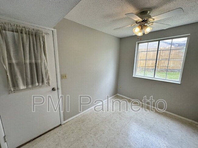 Building Photo - 154 Snow Ln
