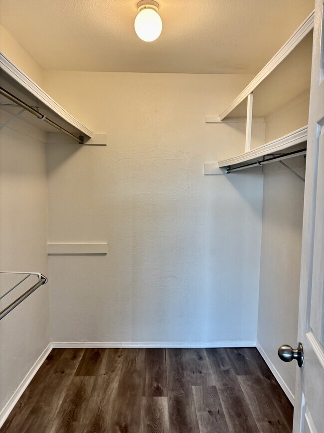 Building Photo - 2700 Vista Grande Dr NW