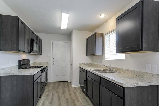 Building Photo - 22363 Porter Mountain Trl