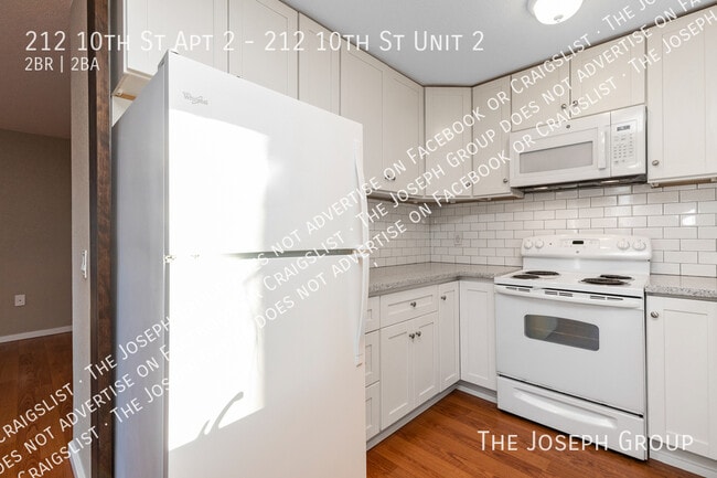 Building Photo - 212 10th St