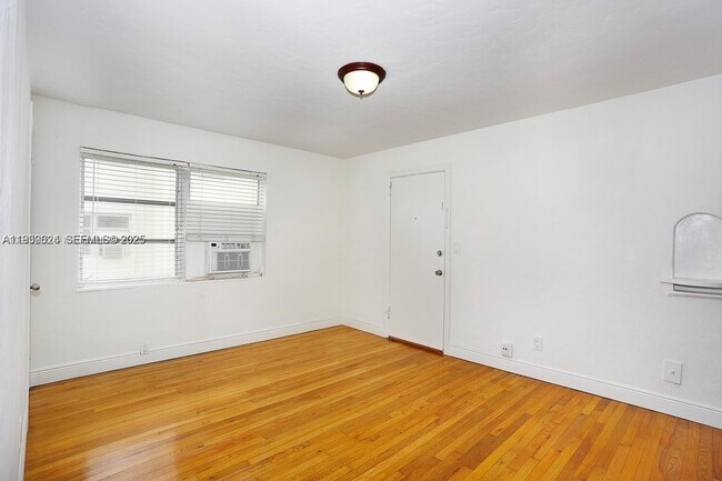 Building Photo - 27 Phoenetia Ave