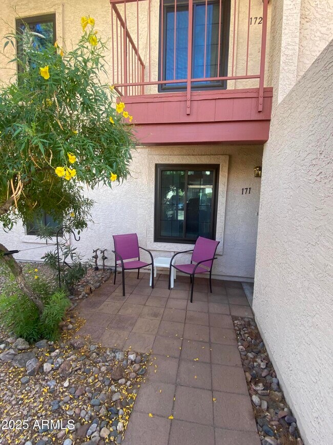 Primary Photo - 455 S Delaware Dr