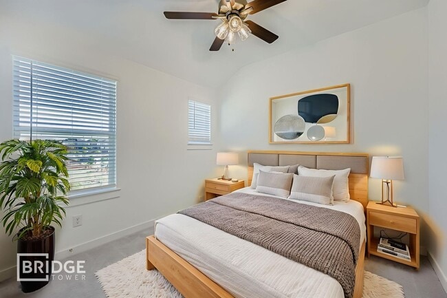 Building Photo - Harwood Plan