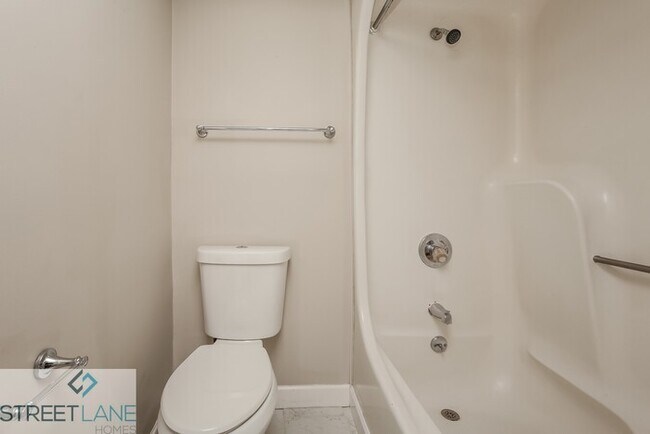 Building Photo - Charming 3 Bedroom in Nashville!