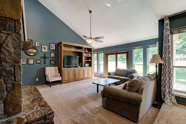 Building Photo - 7808 Forest Ln