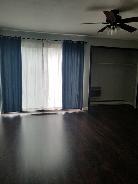 Building Photo - 91 Country Squire Drive Unit G