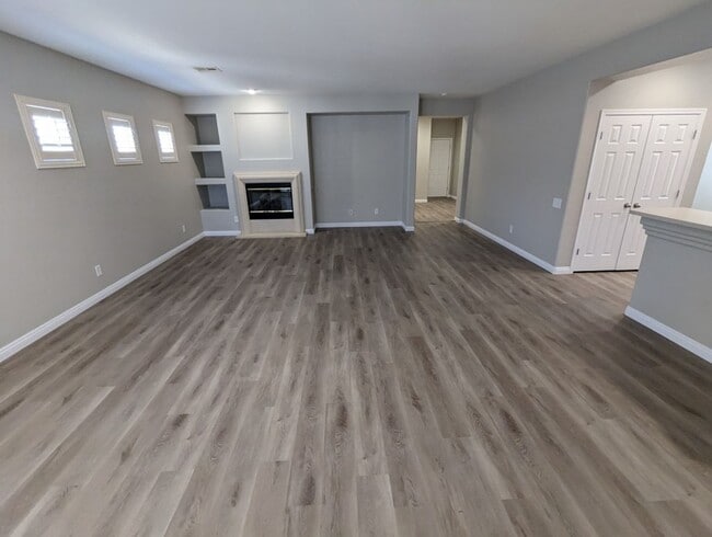 Building Photo - 2782 Lochleven Way