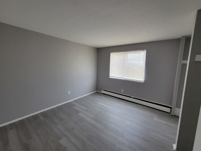 Building Photo - 13444 Euclid Ave