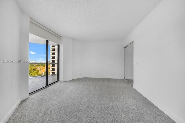Building Photo - 3610 Yacht Club Dr
