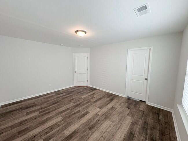 Building Photo - 153 Brockway Dr
