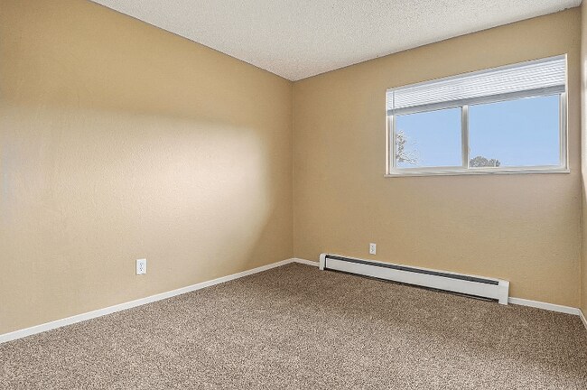 Building Photo - 4215 Loomis Ave