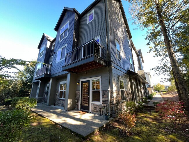Building Photo - Private Ground Floor 1 Bed 1 Bath Hillsbor...