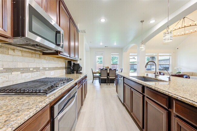 Building Photo - 27310 Onslow Run Dr