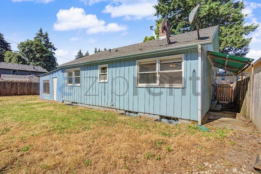 Building Photo - Unit