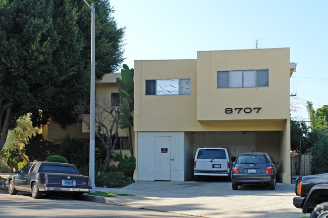Primary Photo - 8707 Beverlywood St