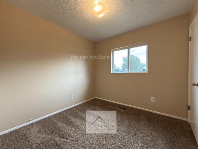 Building Photo - 334 Maram Way
