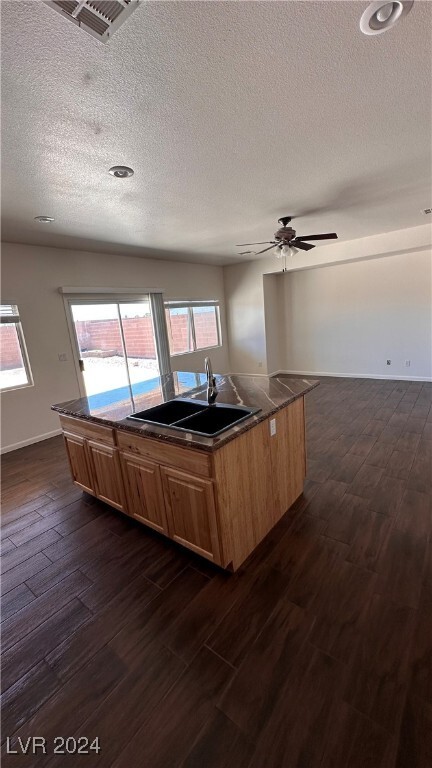 Primary Photo - 5819 Badlands Ln