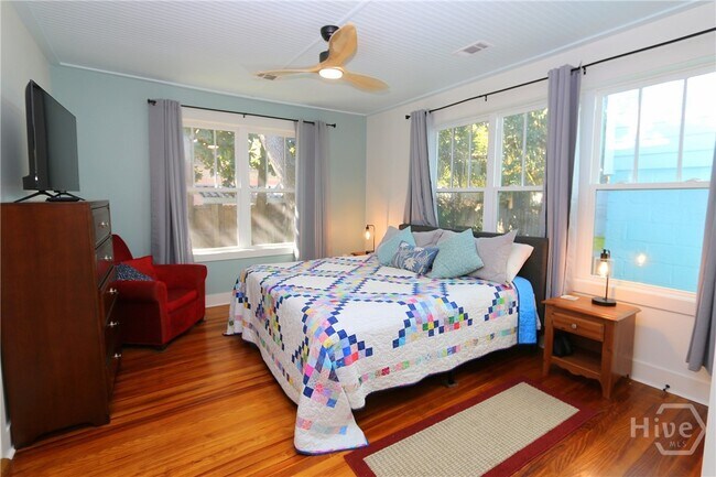 Building Photo - 201 Lovell Ave