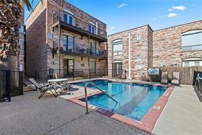 Building Photo - 6501 E Hill Dr