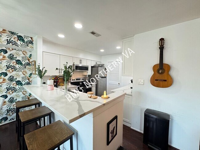 Building Photo - 8056 Pantano Pl