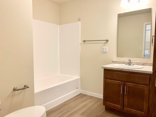 Building Photo - LIMITED TIME ONLY - $599 Security Deposit Special at SCS Black River Falls Apartments