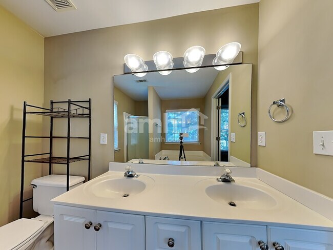 Building Photo - 315 Wild Wing Way