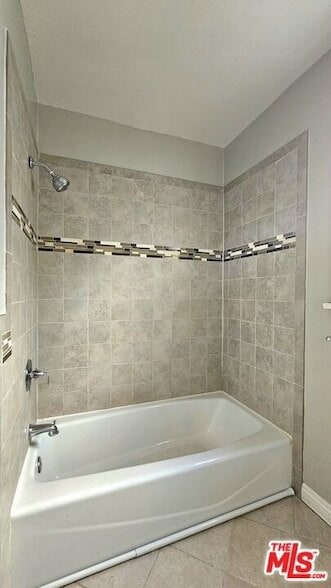 Building Photo - 1022 S Norton Ave