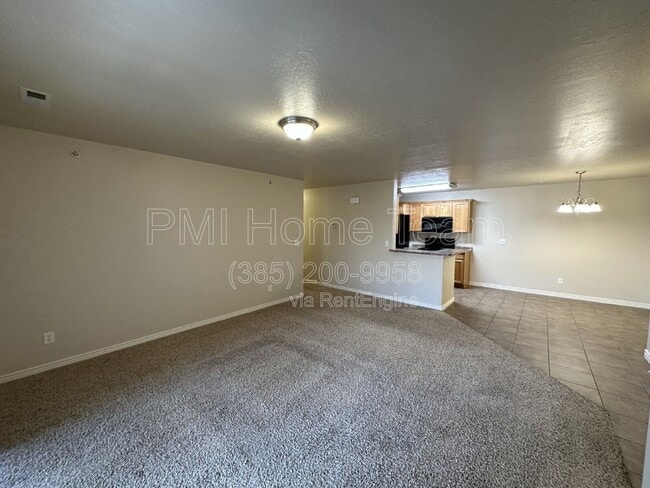 Building Photo - 2510 Charleston Ave