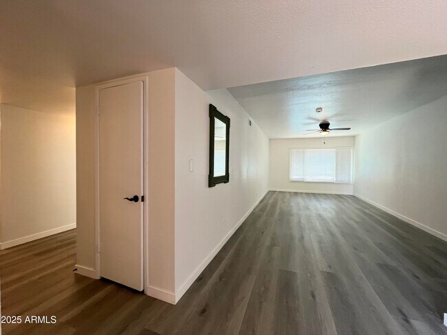 Building Photo - 14441 N 38th Ave