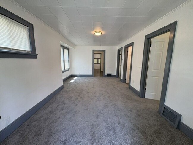Building Photo - Move-In Ready 2-Bedroom Home with Modern Kitchen, Basement & Front Porch