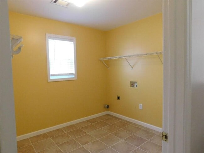 Building Photo - 2784 James Henry Dr