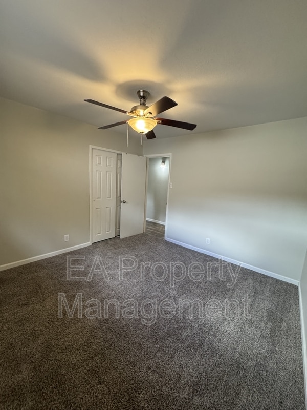 Building Photo - 1417 Dorothy St NE