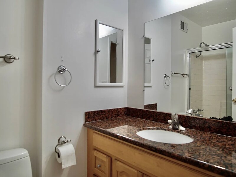 Building Photo - 1367 Oslo Ln