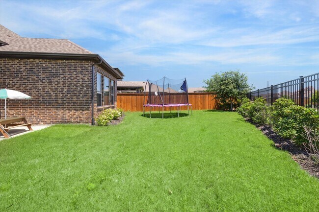 Building Photo - 11718 Lost Maples Springs Dr